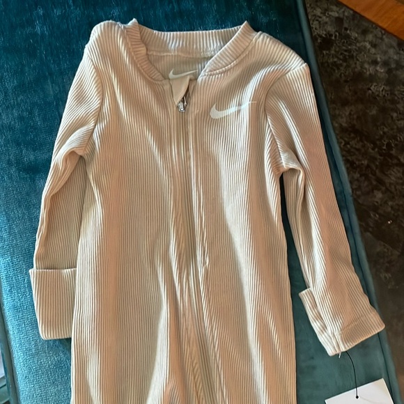 Nike Onesie - Picture 2 of 3